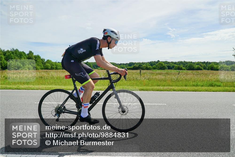 21.06.2026 - Viking Triathlon Michael Burmester http://msf.ph/oto/9884831 21.06.2026 11:27:40 Radfahren 122, 301, 357, 417, 417, 438, 450, 513, 567 meine-sportfotos.de