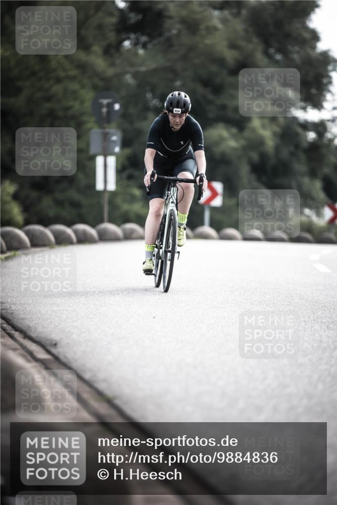 21.06.2026 - 29. Vierlanden-Triathlon H.Heesch http://msf.ph/oto/9884836 21.06.2026 09:19:24 Radfahren 99, 224, 228 meine-sportfotos.de
