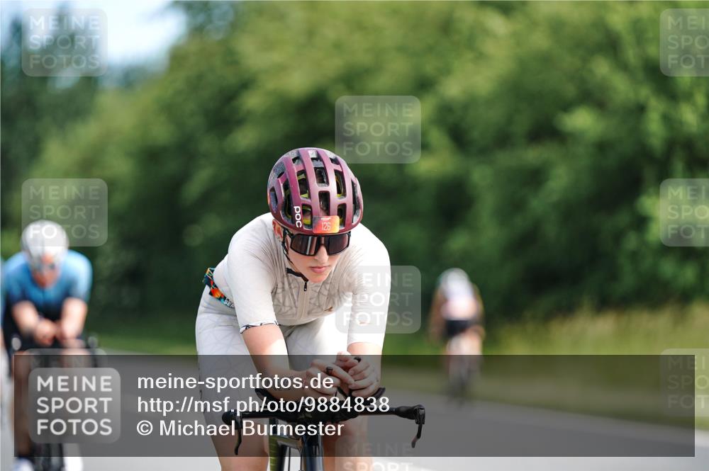 21.06.2026 - Viking Triathlon Michael Burmester http://msf.ph/oto/9884838 21.06.2026 11:20:22 Radfahren 2, 19, 21, 73, 98, 126, 170, 200, 238, 391, 404, 472, 509, 532, 543, 561, 568, 625 meine-sportfotos.de