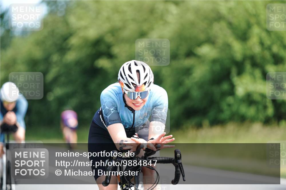 21.06.2026 - Viking Triathlon Michael Burmester http://msf.ph/oto/9884847 21.06.2026 11:20:23 Radfahren 2, 19, 21, 73, 98, 126, 170, 200, 238, 391, 404, 472, 509, 532, 543, 561, 568, 625 meine-sportfotos.de