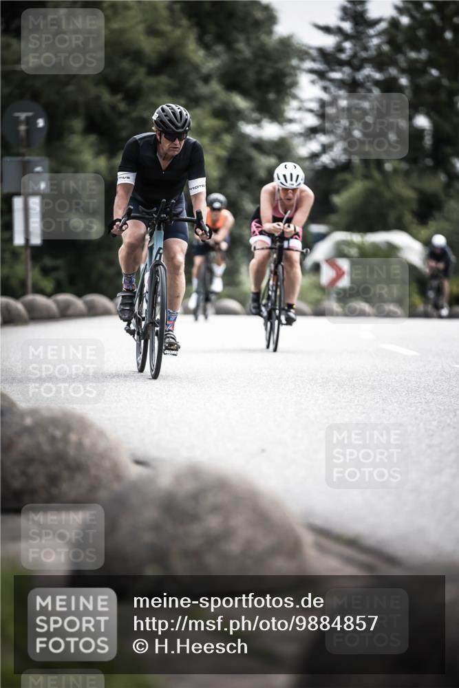 21.06.2026 - 29. Vierlanden-Triathlon H.Heesch http://msf.ph/oto/9884857 21.06.2026 10:36:39 Radfahren 51, 78, 99, 106, 177, 298 meine-sportfotos.de