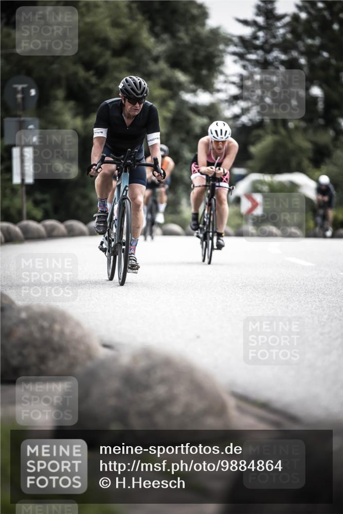 21.06.2026 - 29. Vierlanden-Triathlon H.Heesch http://msf.ph/oto/9884864 21.06.2026 10:36:39 Radfahren 51, 78, 99, 106, 177, 298 meine-sportfotos.de