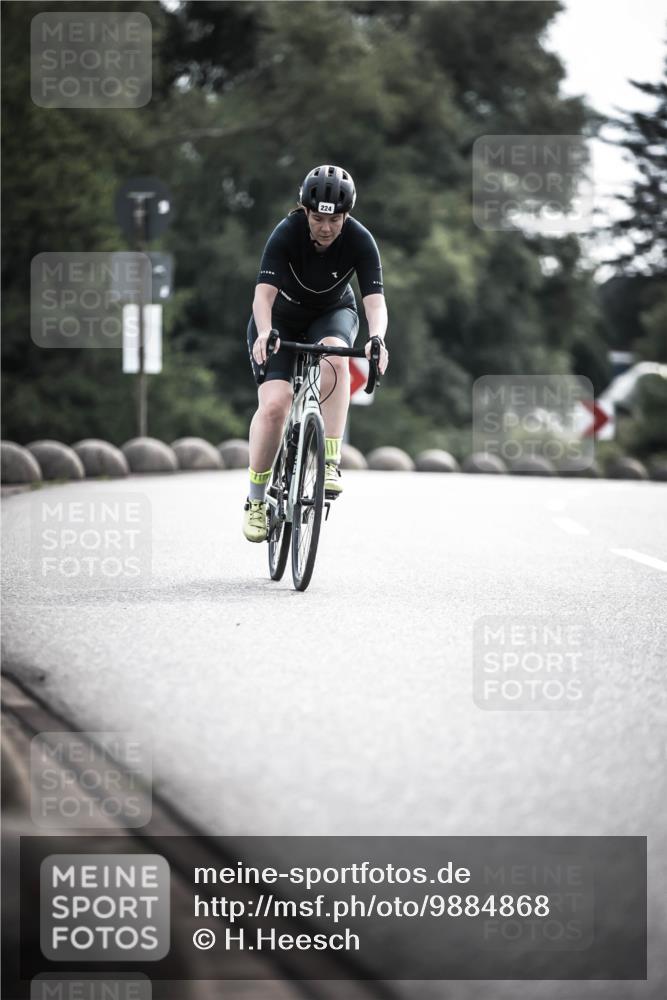 21.06.2026 - 29. Vierlanden-Triathlon H.Heesch http://msf.ph/oto/9884868 21.06.2026 09:19:24 Radfahren 99, 224, 228 meine-sportfotos.de