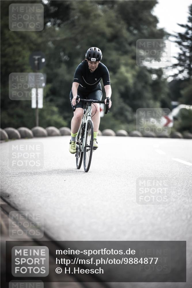 21.06.2026 - 29. Vierlanden-Triathlon H.Heesch http://msf.ph/oto/9884877 21.06.2026 09:19:24 Radfahren 99, 224, 228 meine-sportfotos.de