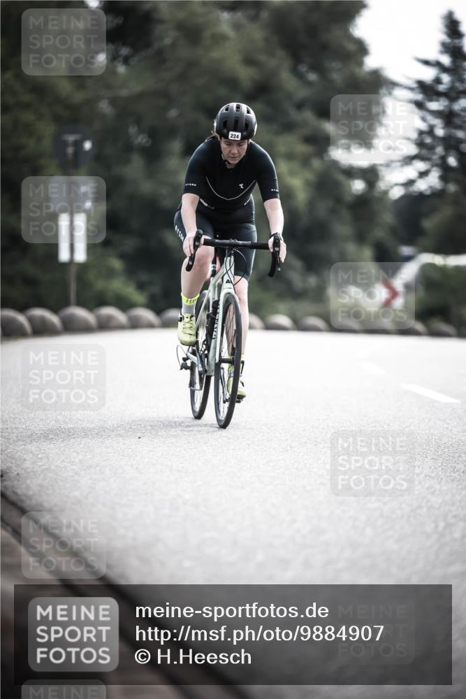 21.06.2026 - 29. Vierlanden-Triathlon H.Heesch http://msf.ph/oto/9884907 21.06.2026 09:19:24 Radfahren 99, 224, 228 meine-sportfotos.de
