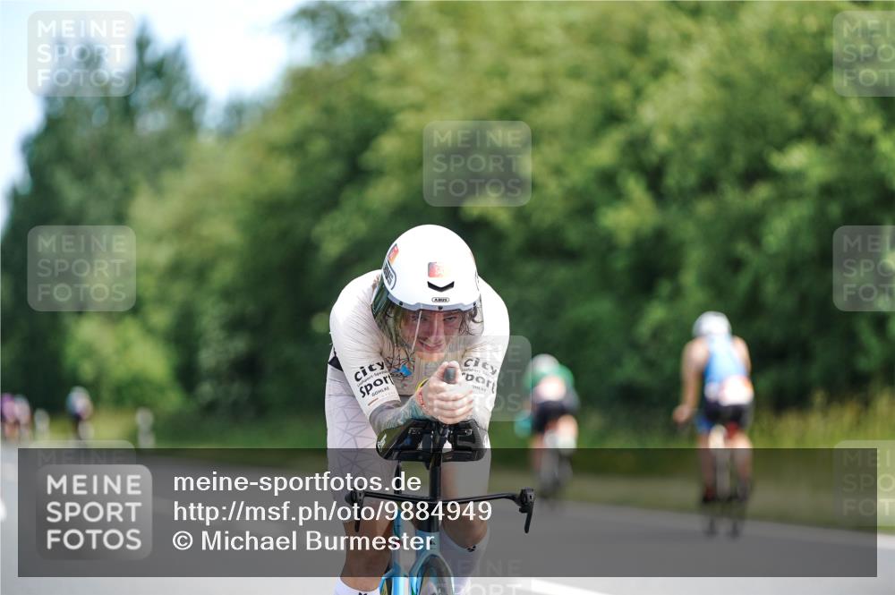 21.06.2026 - Viking Triathlon Michael Burmester http://msf.ph/oto/9884949 21.06.2026 11:20:36 Radfahren 2, 19, 21, 100, 102, 170, 200, 237, 391, 404, 472, 498, 543, 561, 568 meine-sportfotos.de