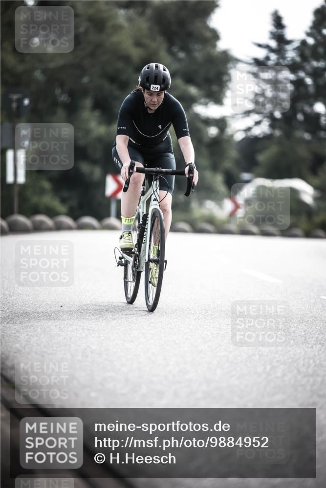 21.06.2026 - 29. Vierlanden-Triathlon H.Heesch http://msf.ph/oto/9884952 21.06.2026 09:19:24 Radfahren 99, 224, 228 meine-sportfotos.de