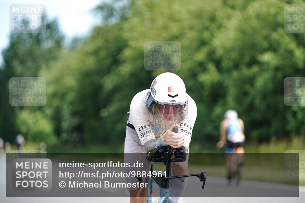 21.06.2026 - Viking Triathlon Michael Burmester http://msf.ph/oto/9884961 21.06.2026 11:20:36 Radfahren 2, 19, 21, 100, 102, 170, 200, 237, 391, 404, 472, 498, 543, 561, 568 meine-sportfotos.de