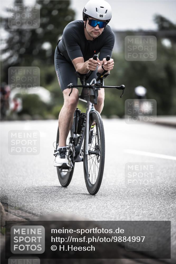 21.06.2026 - 29. Vierlanden-Triathlon H.Heesch http://msf.ph/oto/9884997 21.06.2026 10:36:45 Radfahren 51, 55, 78, 99, 106, 128, 197, 292 meine-sportfotos.de