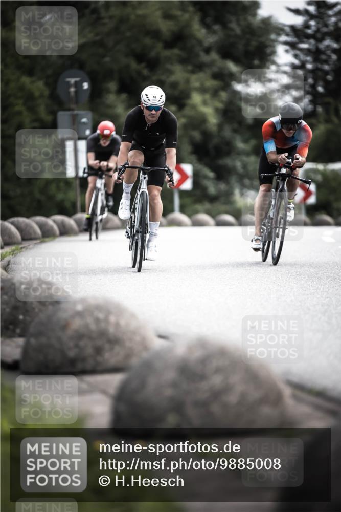 21.06.2026 - 29. Vierlanden-Triathlon H.Heesch http://msf.ph/oto/9885008 21.06.2026 10:36:48 Radfahren 55, 78, 99, 128, 197, 264, 292 meine-sportfotos.de