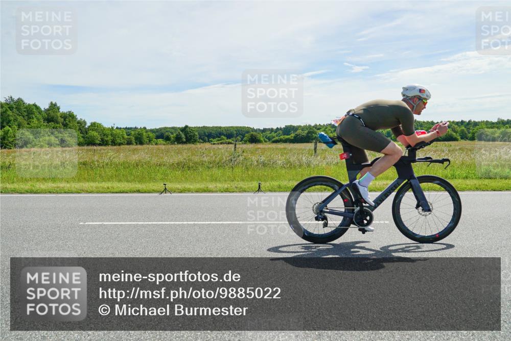 21.06.2026 - Viking Triathlon Michael Burmester http://msf.ph/oto/9885022 21.06.2026 11:30:03 Radfahren 27, 34, 45, 125, 127, 167, 188, 220, 300, 327, 333, 340, 356, 464, 519, 601, 610, 615, 646, 656, 663 meine-sportfotos.de