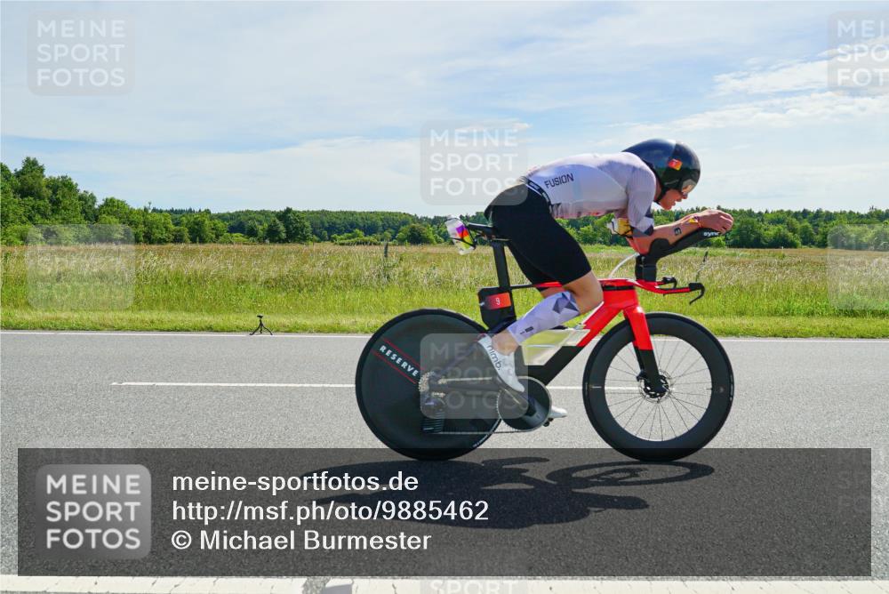 21.06.2026 - Viking Triathlon Michael Burmester http://msf.ph/oto/9885462 21.06.2026 11:35:07 Radfahren 9, 217, 231, 278, 278, 345 meine-sportfotos.de