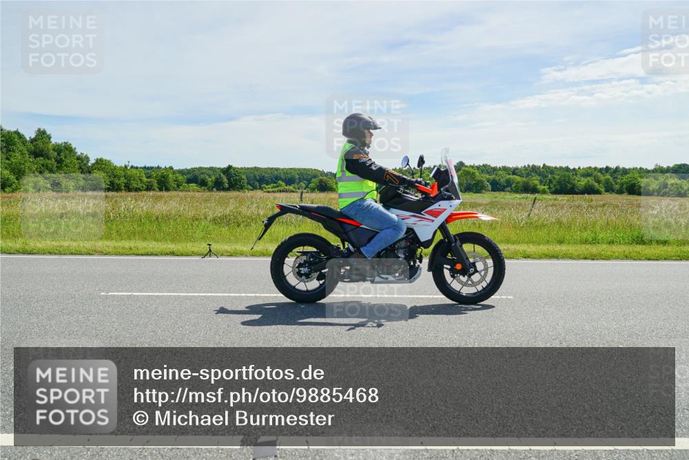 21.06.2026 - Viking Triathlon Michael Burmester http://msf.ph/oto/9885468 21.06.2026 11:35:08 Radfahren 9, 217, 231, 278, 278, 345 meine-sportfotos.de