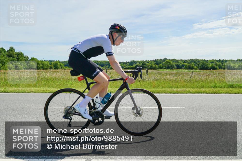 21.06.2026 - Viking Triathlon Michael Burmester http://msf.ph/oto/9885491 21.06.2026 11:35:23 Radfahren 213, 278, 279, 318, 458 meine-sportfotos.de