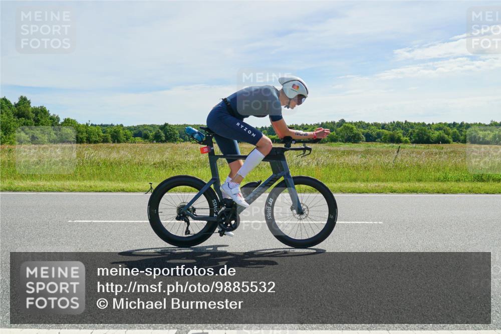 21.06.2026 - Viking Triathlon Michael Burmester http://msf.ph/oto/9885532 21.06.2026 11:35:49 Radfahren 147, 179, 183, 209, 221, 262, 324, 354, 436, 448, 449, 470, 505, 533, 650, 662 meine-sportfotos.de