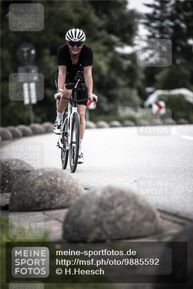 21.06.2026 - 29. Vierlanden-Triathlon H.Heesch http://msf.ph/oto/9885592 21.06.2026 10:37:35 Radfahren 252, 267 meine-sportfotos.de