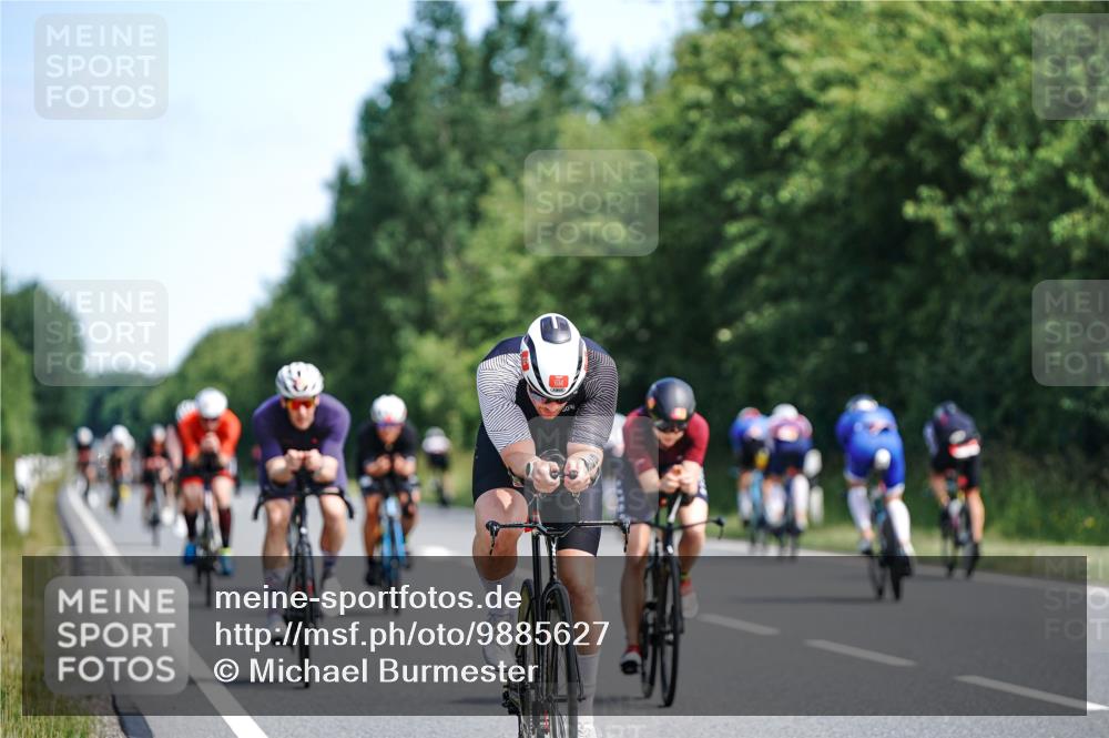 21.06.2026 - Viking Triathlon Michael Burmester http://msf.ph/oto/9885627 21.06.2026 11:24:40 Radfahren 55, 64, 68, 89, 117, 182, 182, 199, 255, 267, 386, 397, 413, 424, 490, 502, 545, 612, 634 meine-sportfotos.de