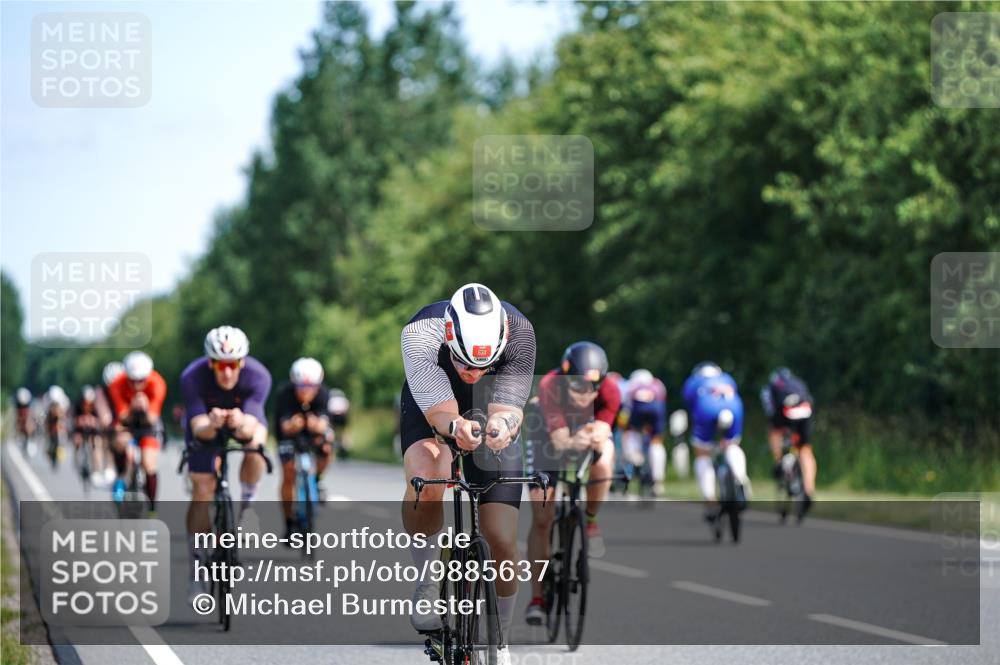 21.06.2026 - Viking Triathlon Michael Burmester http://msf.ph/oto/9885637 21.06.2026 11:24:40 Radfahren 55, 64, 68, 89, 117, 182, 182, 199, 255, 267, 386, 397, 413, 424, 490, 502, 545, 612, 634 meine-sportfotos.de