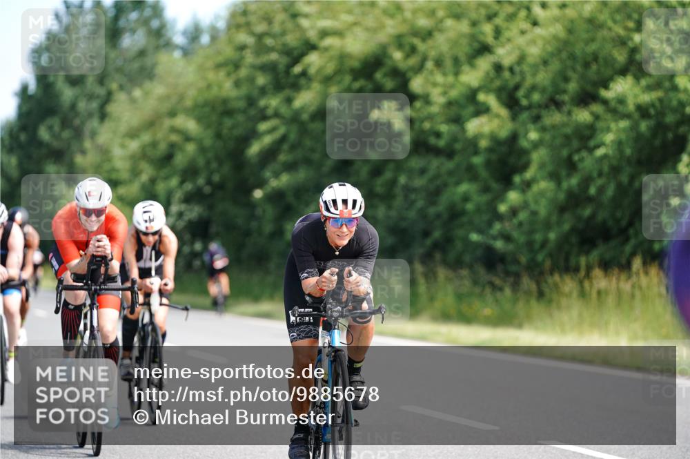 21.06.2026 - Viking Triathlon Michael Burmester http://msf.ph/oto/9885678 21.06.2026 11:24:43 Radfahren 55, 55, 64, 68, 117, 182, 199, 255, 267, 386, 397, 413, 490, 502, 545, 612, 634 meine-sportfotos.de