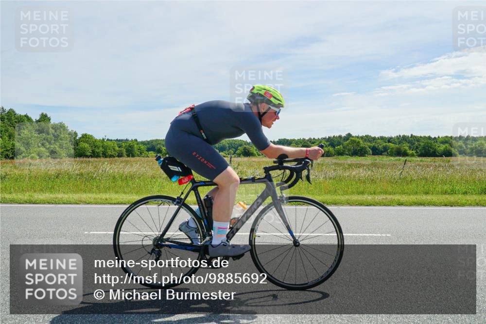 21.06.2026 - Viking Triathlon Michael Burmester http://msf.ph/oto/9885692 21.06.2026 11:37:27 Radfahren 36, 271, 271, 312, 321, 369, 604, 630 meine-sportfotos.de