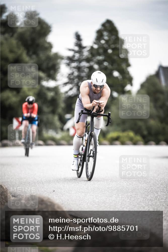 21.06.2026 - 29. Vierlanden-Triathlon H.Heesch http://msf.ph/oto/9885701 21.06.2026 10:37:49 Radfahren 20, 27, 35, 67, 233, 275, 336, 429, 437 meine-sportfotos.de