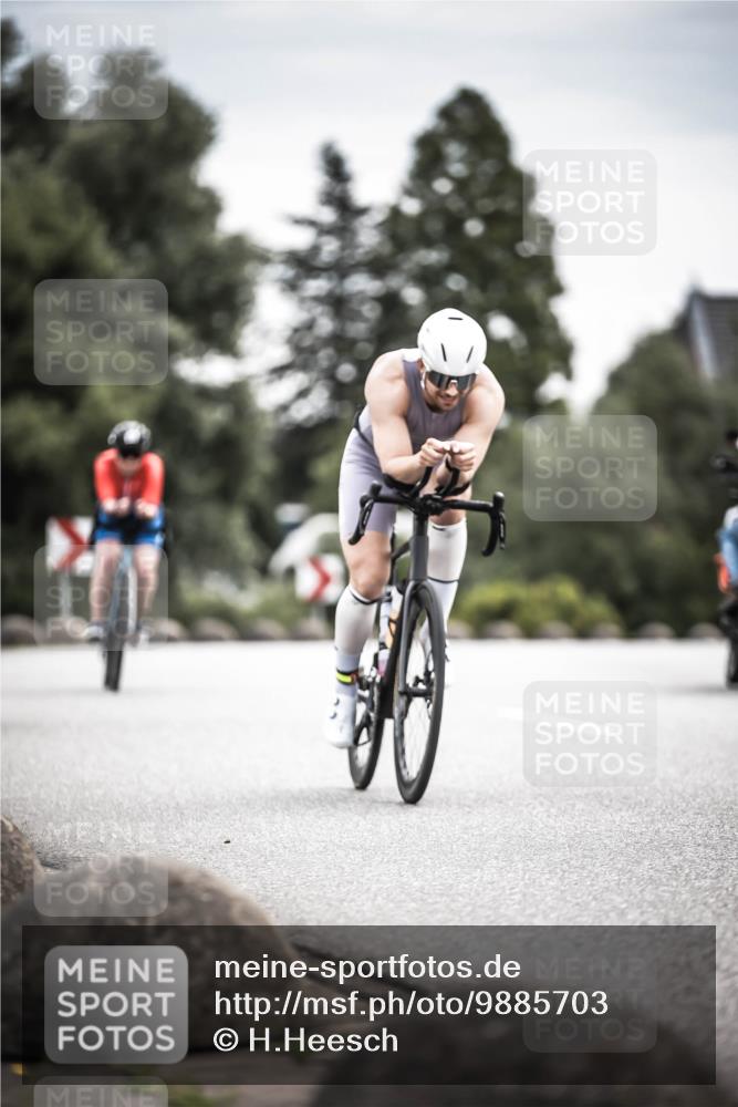 21.06.2026 - 29. Vierlanden-Triathlon H.Heesch http://msf.ph/oto/9885703 21.06.2026 10:37:49 Radfahren 20, 27, 35, 67, 233, 275, 336, 429, 437 meine-sportfotos.de