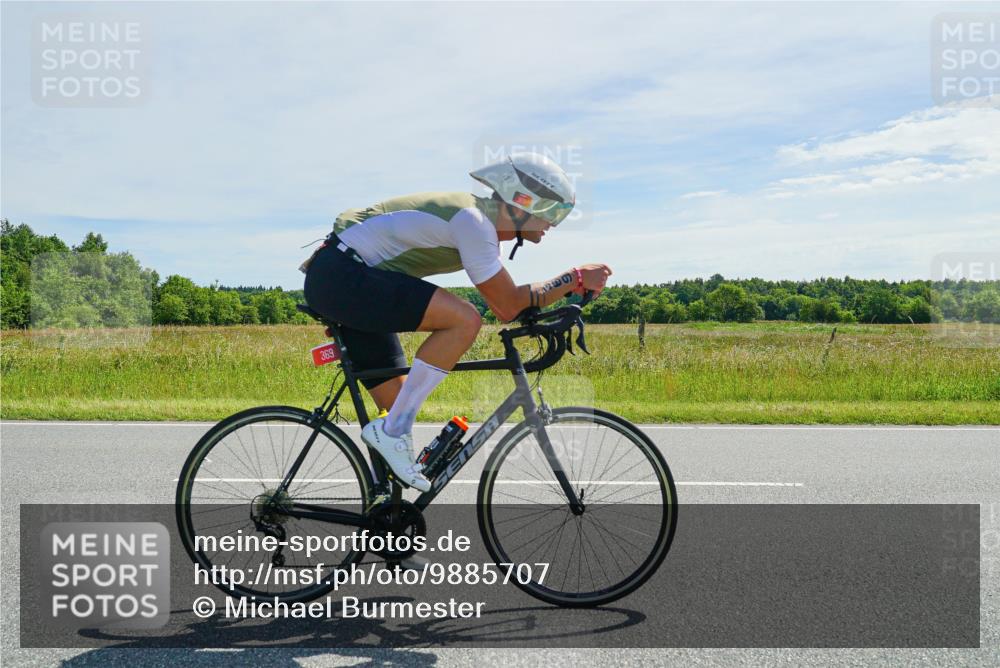 21.06.2026 - Viking Triathlon Michael Burmester http://msf.ph/oto/9885707 21.06.2026 11:37:40 Radfahren 13, 36, 271, 321, 323, 369, 404, 543, 604, 620 meine-sportfotos.de