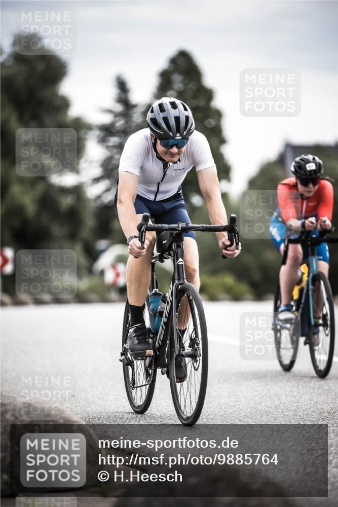 21.06.2026 - 29. Vierlanden-Triathlon H.Heesch http://msf.ph/oto/9885764 21.06.2026 10:37:50 Radfahren 20, 35, 67, 233, 303, 336, 429, 437 meine-sportfotos.de