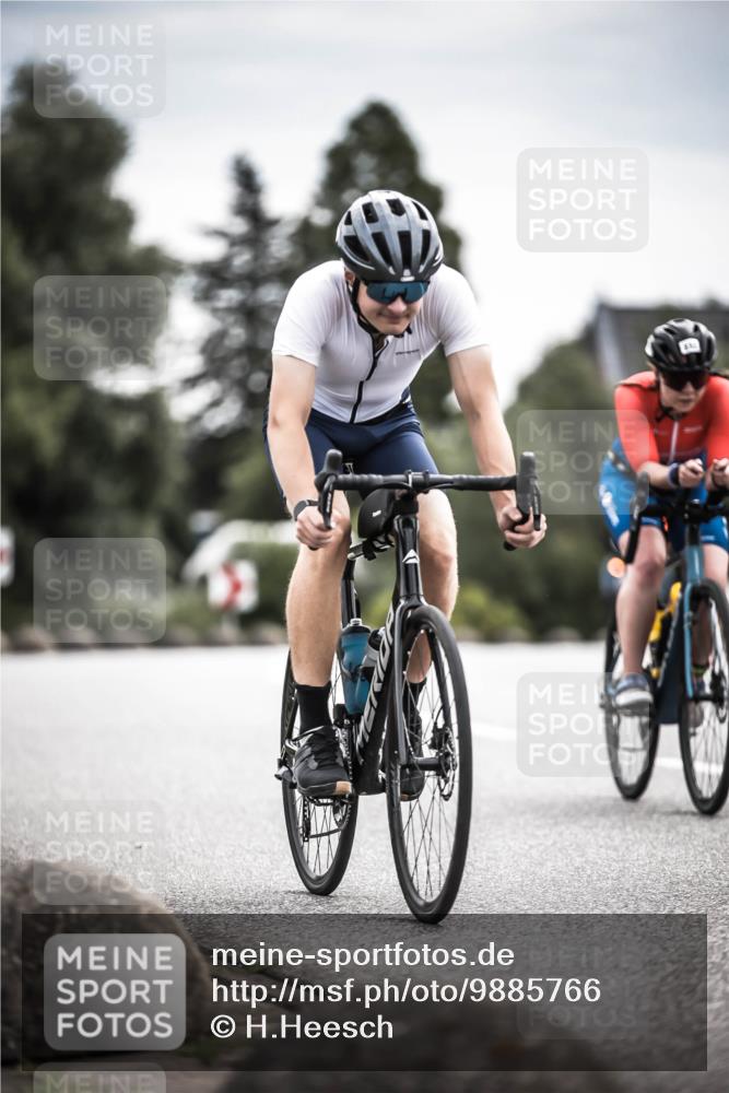 21.06.2026 - 29. Vierlanden-Triathlon H.Heesch http://msf.ph/oto/9885766 21.06.2026 10:37:50 Radfahren 20, 35, 67, 233, 303, 336, 429, 437 meine-sportfotos.de