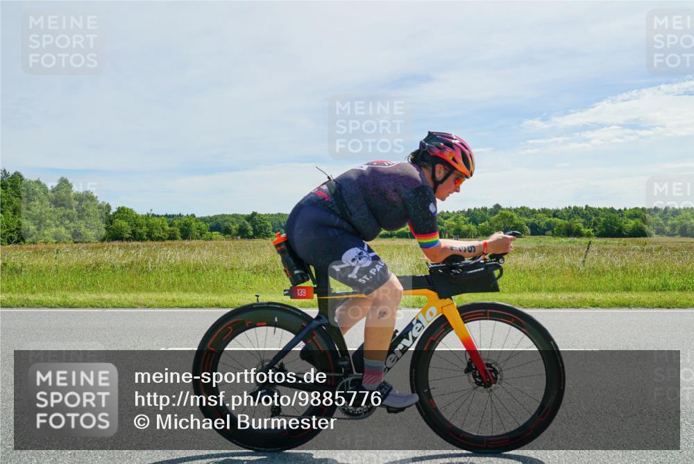 21.06.2026 - Viking Triathlon Michael Burmester http://msf.ph/oto/9885776 21.06.2026 11:38:39 Radfahren 1, 4, 43, 82, 100, 139, 164, 171, 208, 268, 285, 469, 494, 563, 605, 638, 648 meine-sportfotos.de