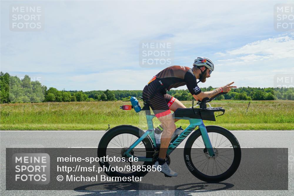 21.06.2026 - Viking Triathlon Michael Burmester http://msf.ph/oto/9885856 21.06.2026 11:39:50 Radfahren 2, 19, 91, 173, 192, 194, 194, 313, 380 meine-sportfotos.de