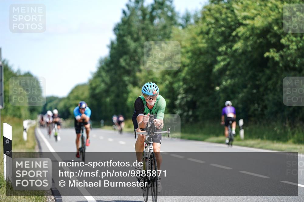 21.06.2026 - Viking Triathlon Michael Burmester http://msf.ph/oto/9885871 21.06.2026 11:25:30 Radfahren 81, 84, 113, 119, 132, 160, 176, 224, 256, 264, 309, 347, 401, 419, 426, 491, 504, 565, 669 meine-sportfotos.de