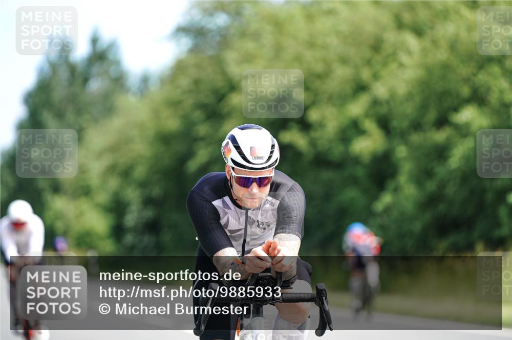 21.06.2026 - Viking Triathlon Michael Burmester http://msf.ph/oto/9885933 21.06.2026 11:25:37 Radfahren 84, 113, 119, 132, 160, 176, 224, 256, 264, 309, 309, 347, 401, 419, 426, 474, 491, 565, 664, 669 meine-sportfotos.de