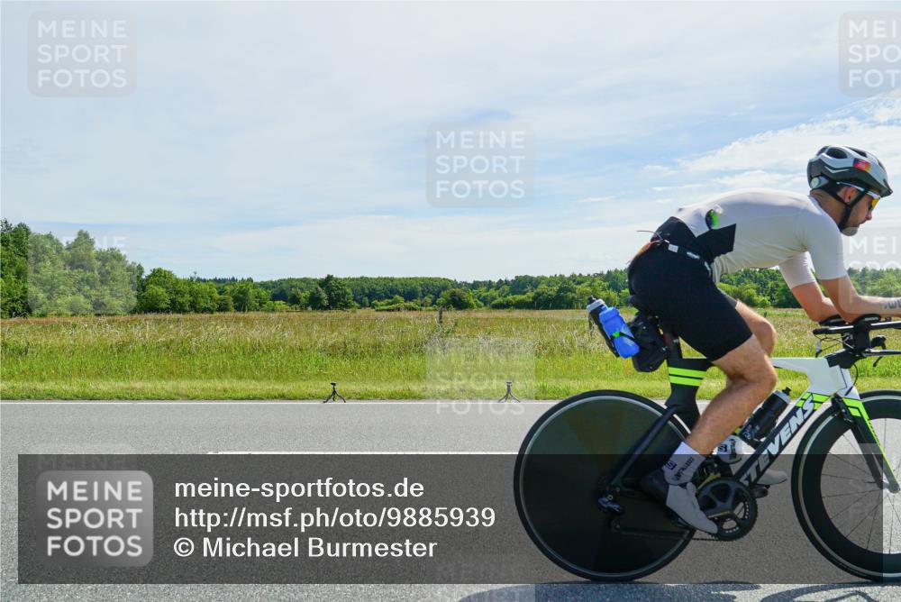 21.06.2026 - Viking Triathlon Michael Burmester http://msf.ph/oto/9885939 21.06.2026 11:40:46 Radfahren 155, 260, 317, 366, 445, 465, 467 meine-sportfotos.de