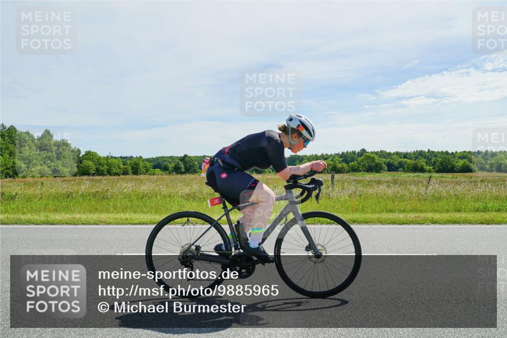 21.06.2026 - Viking Triathlon Michael Burmester http://msf.ph/oto/9885965 21.06.2026 11:41:15 Radfahren 26, 96, 136, 222, 247, 287, 287, 317, 467, 658 meine-sportfotos.de