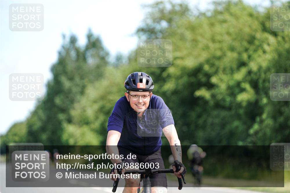 21.06.2026 - Viking Triathlon Michael Burmester http://msf.ph/oto/9886003 21.06.2026 11:25:51 Radfahren 86, 133, 169, 176, 189, 264, 280, 309, 309, 401, 419, 426, 456, 474, 526, 527, 645, 664 meine-sportfotos.de