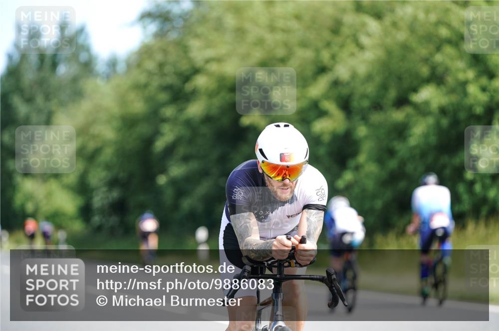 21.06.2026 - Viking Triathlon Michael Burmester http://msf.ph/oto/9886083 21.06.2026 11:26:09 Radfahren 52, 58, 86, 133, 133, 165, 169, 190, 280, 316, 429, 526, 527, 546, 645 meine-sportfotos.de