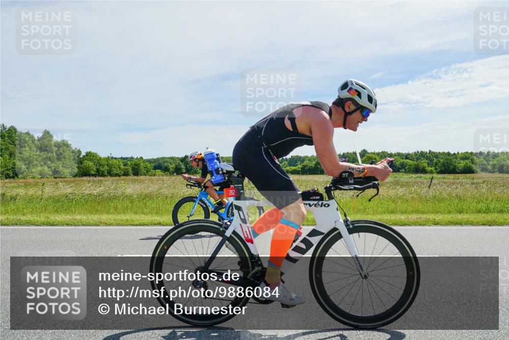 21.06.2026 - Viking Triathlon Michael Burmester http://msf.ph/oto/9886084 21.06.2026 11:44:24 Radfahren 44, 56, 84, 163, 166, 199, 211, 252, 282, 289, 348, 348, 374, 387, 411, 509, 561, 608, 613, 643 meine-sportfotos.de