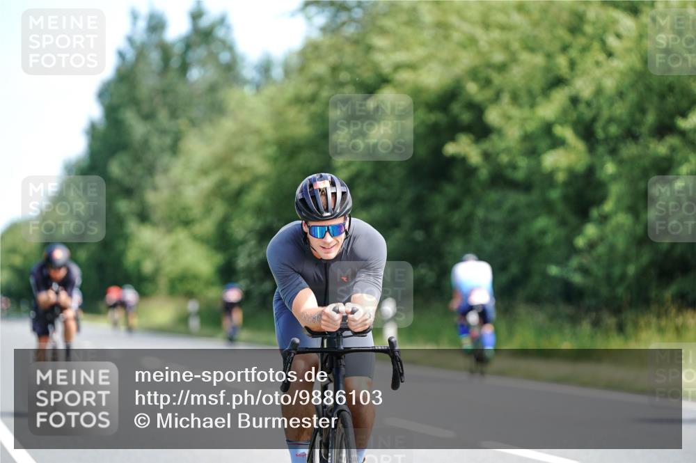 21.06.2026 - Viking Triathlon Michael Burmester http://msf.ph/oto/9886103 21.06.2026 11:26:12 Radfahren 52, 58, 86, 99, 133, 133, 165, 169, 190, 280, 316, 429, 442, 526, 527, 546, 560, 645 meine-sportfotos.de
