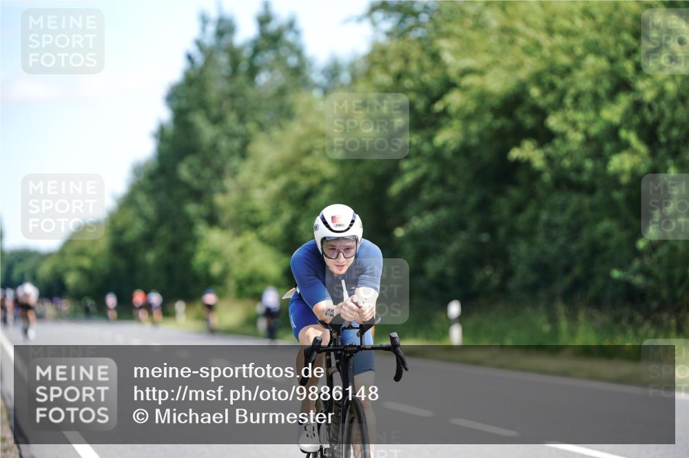 21.06.2026 - Viking Triathlon Michael Burmester http://msf.ph/oto/9886148 21.06.2026 11:26:16 Radfahren 52, 58, 77, 99, 133, 133, 141, 165, 190, 280, 316, 429, 442, 546, 560 meine-sportfotos.de