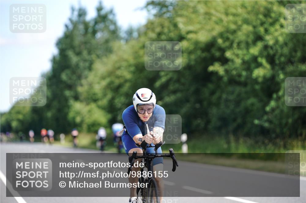 21.06.2026 - Viking Triathlon Michael Burmester http://msf.ph/oto/9886155 21.06.2026 11:26:16 Radfahren 52, 58, 77, 99, 133, 133, 141, 165, 190, 280, 316, 429, 442, 546, 560 meine-sportfotos.de
