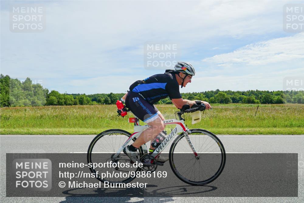 21.06.2026 - Viking Triathlon Michael Burmester http://msf.ph/oto/9886169 21.06.2026 11:46:03 Radfahren 39, 60, 111, 186, 212, 227, 227, 245, 495, 532, 532, 541, 562, 615, 664 meine-sportfotos.de