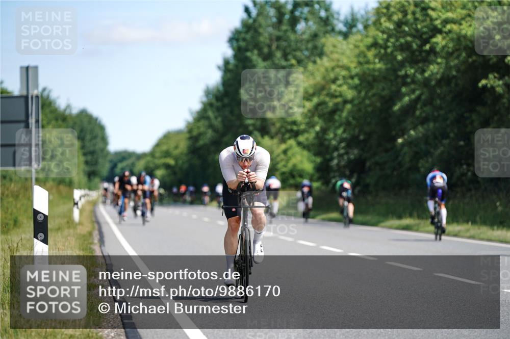 21.06.2026 - Viking Triathlon Michael Burmester http://msf.ph/oto/9886170 21.06.2026 11:26:23 Radfahren 58, 77, 99, 133, 141, 190, 429, 442, 462, 546, 560 meine-sportfotos.de