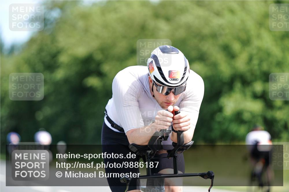 21.06.2026 - Viking Triathlon Michael Burmester http://msf.ph/oto/9886187 21.06.2026 11:26:25 Radfahren 77, 99, 133, 141, 429, 442, 462, 546, 560 meine-sportfotos.de