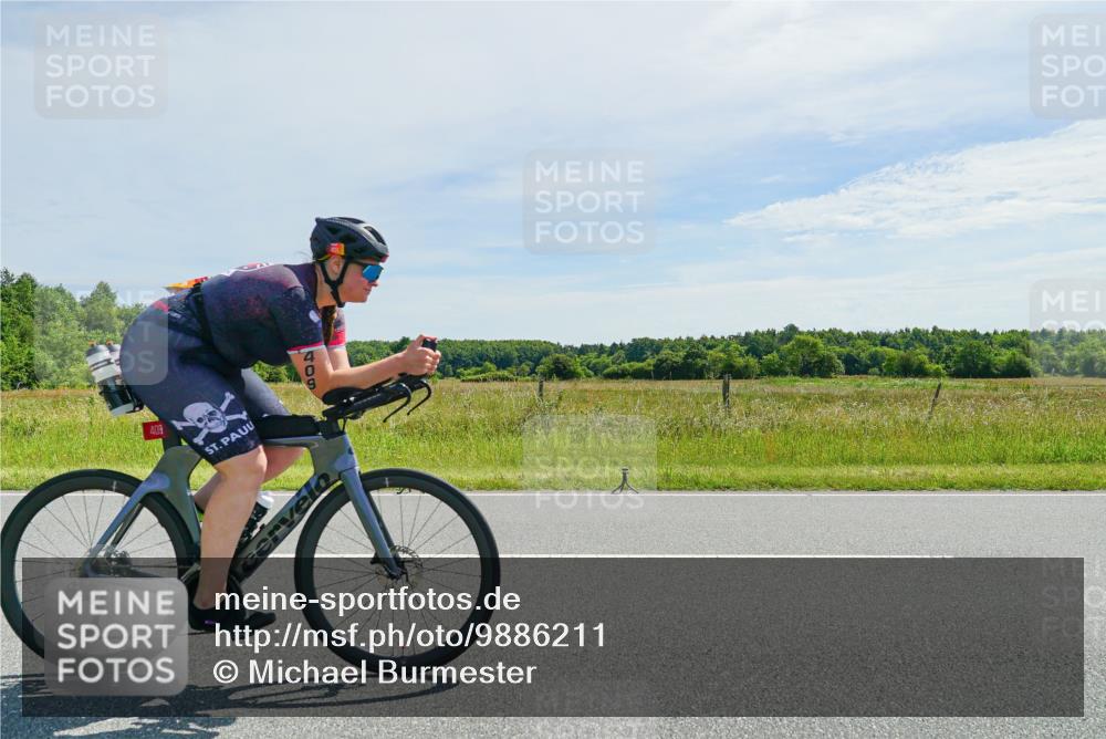 21.06.2026 - Viking Triathlon Michael Burmester http://msf.ph/oto/9886211 21.06.2026 11:46:34 Radfahren 87, 95, 154, 181, 181, 295, 355, 409, 462, 527, 649, 649, 655 meine-sportfotos.de