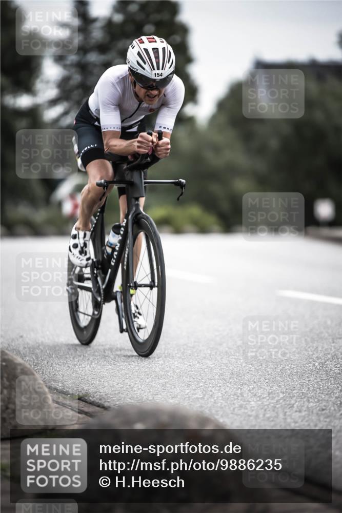21.06.2026 - 29. Vierlanden-Triathlon H.Heesch http://msf.ph/oto/9886235 21.06.2026 10:40:06 Radfahren 154, 309 meine-sportfotos.de