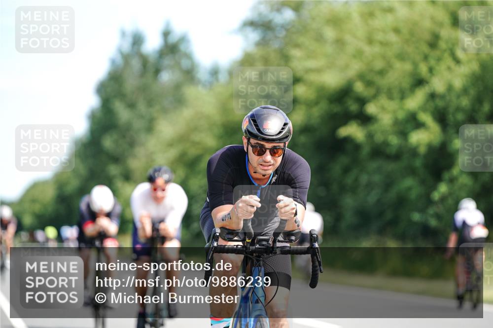 21.06.2026 - Viking Triathlon Michael Burmester http://msf.ph/oto/9886239 21.06.2026 11:26:31 Radfahren 77, 99, 141, 141, 429, 442, 462, 546, 560, 653 meine-sportfotos.de