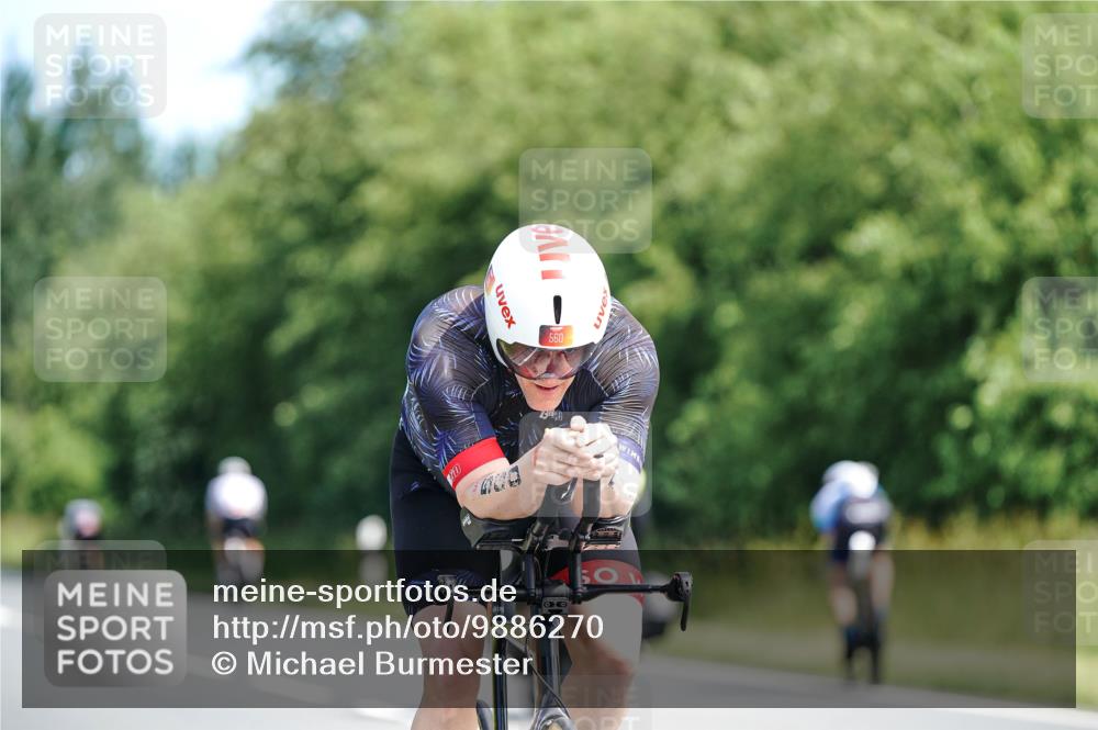 21.06.2026 - Viking Triathlon Michael Burmester http://msf.ph/oto/9886270 21.06.2026 11:26:32 Radfahren 77, 99, 141, 141, 429, 442, 462, 560, 653 meine-sportfotos.de