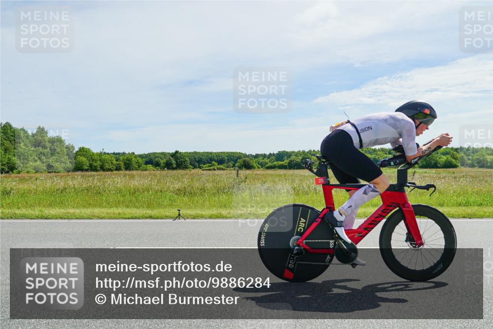 21.06.2026 - Viking Triathlon Michael Burmester http://msf.ph/oto/9886284 21.06.2026 11:47:36 Radfahren 24, 65, 74, 103, 115, 115, 122, 220, 270, 356, 416, 450, 464, 483, 483, 569 meine-sportfotos.de