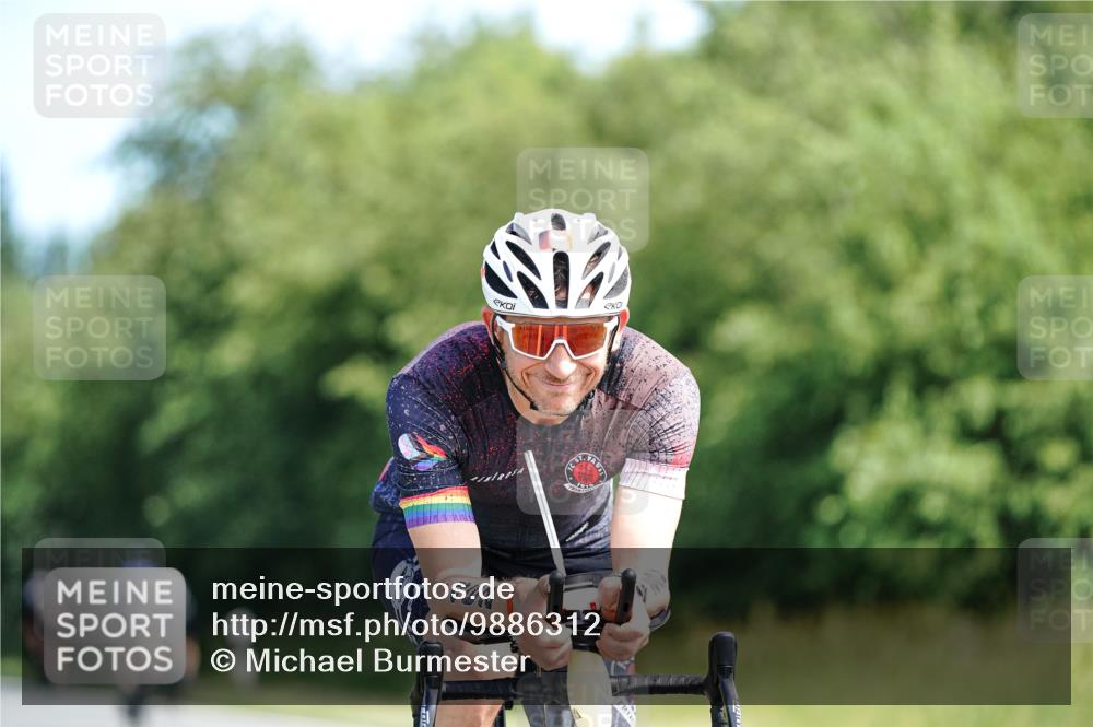 21.06.2026 - Viking Triathlon Michael Burmester http://msf.ph/oto/9886312 21.06.2026 11:26:36 Radfahren 77, 99, 141, 141, 387, 429, 442, 462, 560, 653 meine-sportfotos.de